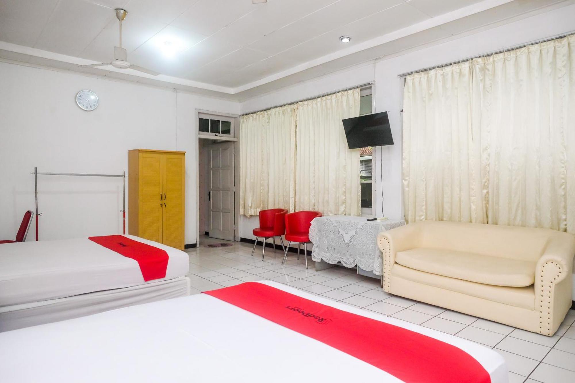 Reddoorz Syariah At Griya Raharja Klaten Exterior foto
