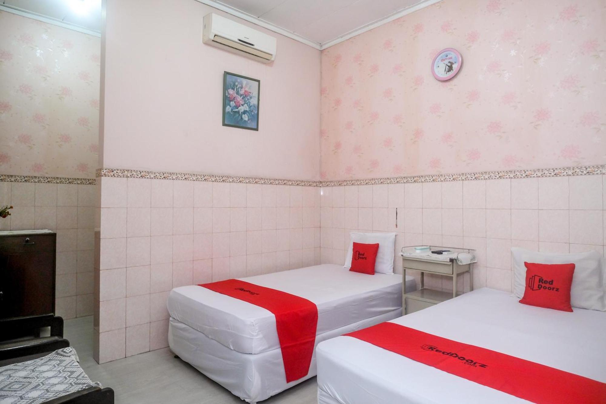 Reddoorz Syariah At Griya Raharja Klaten Exterior foto