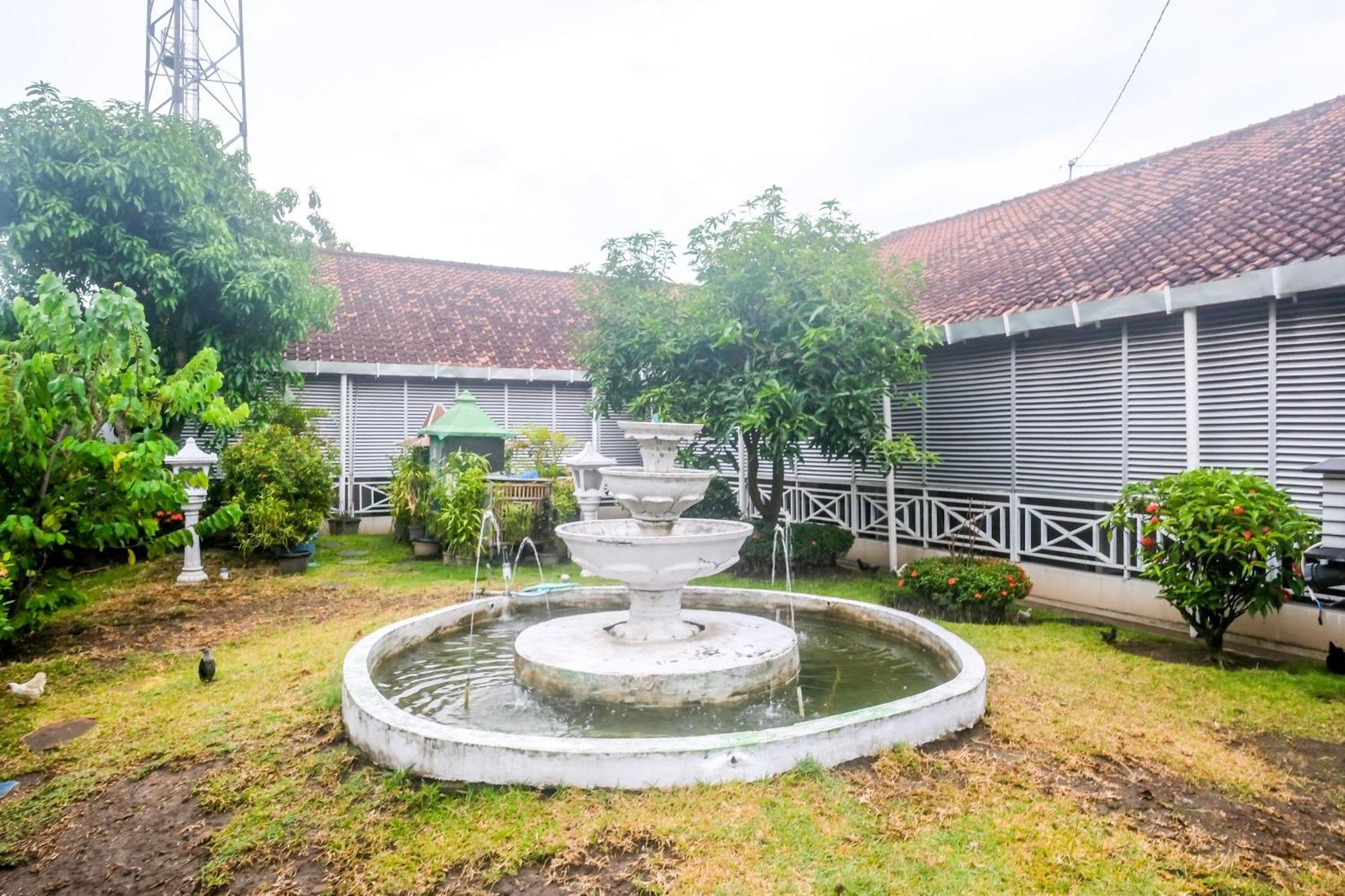 Reddoorz Syariah At Griya Raharja Klaten Exterior foto