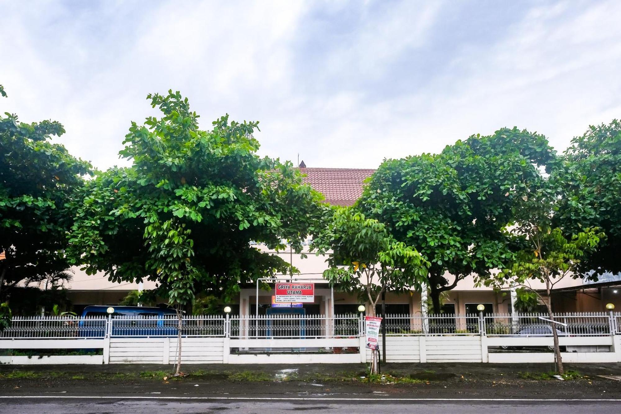 Reddoorz Syariah At Griya Raharja Klaten Exterior foto