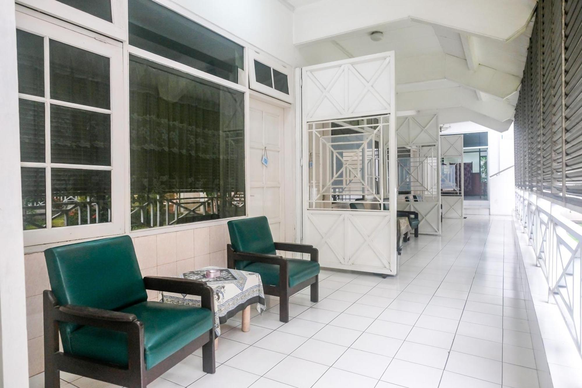 Reddoorz Syariah At Griya Raharja Klaten Exterior foto